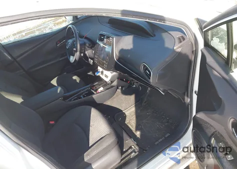 2017 Toyota Prius Three z USA, uszkodzony, nr VIN JTDKARFU6H3044258